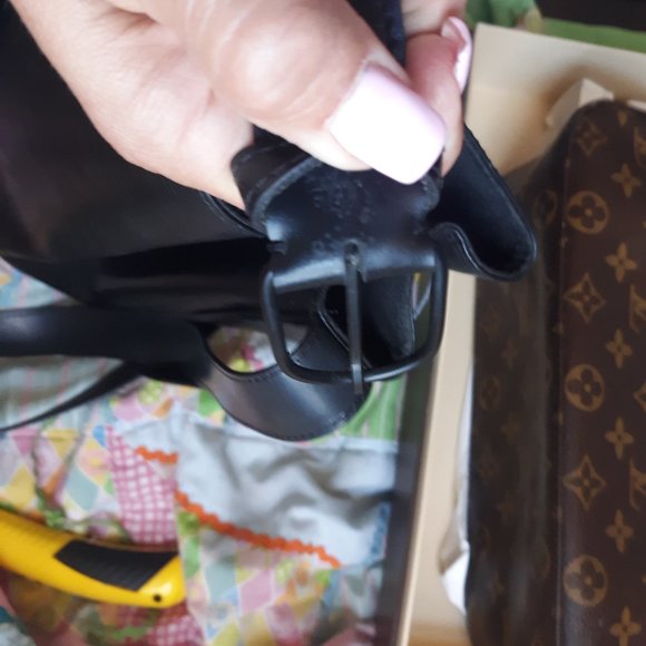 Authentic Louis Vuitton Black Epi Bag - Picture 11 of 12
